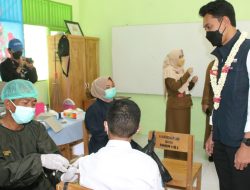 Bupati Banjar Tinjau Vaksinasi Merdeka di SMAN 1 Karang Intan