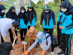 Pelajar Tanam 400 Pohon Peneduh Di Pasar Binuang