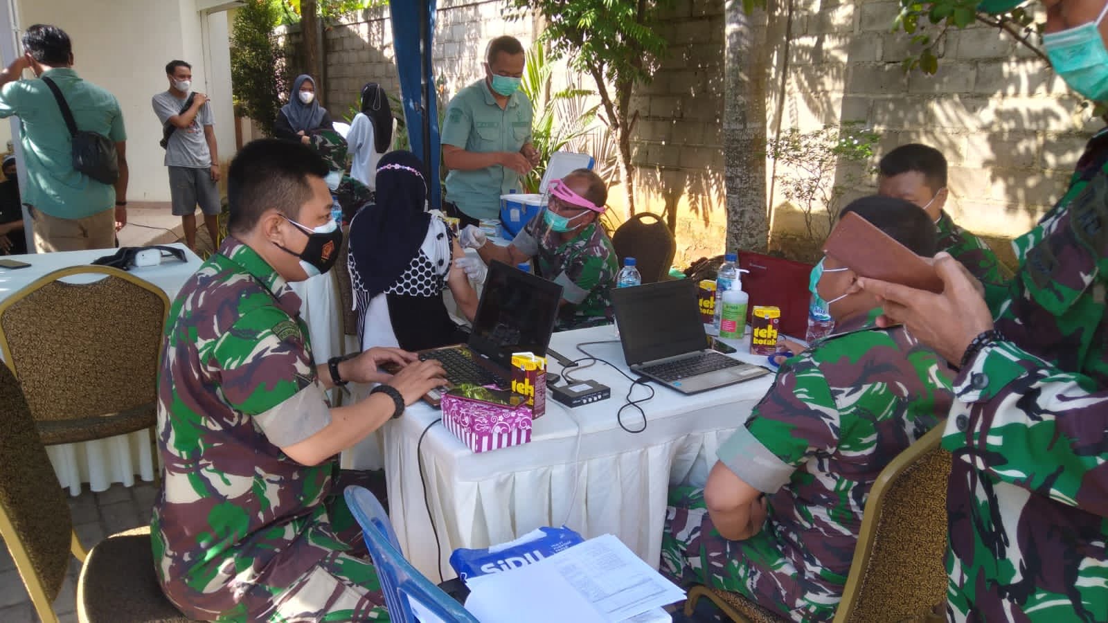 TNI Berikan Suport Terhadap Vaksinasi Di Binuang