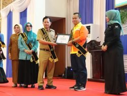 Kedatangan Kepala BKKBN RI, PT BRE Borong Tiga Penghargaan Sekaligus