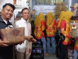 Kembangkan Sasirangan Khas Tapin, PT BRE Ajak Pengrajin Latihan Ke Banjarmasin