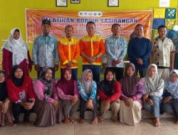 PT BRE Berikan Pelatihan Bordir Untuk Pengrajin Sasirangan