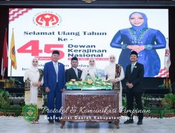 Hj. Faridah Resmi Emban Tiga Jabatan Strategis di Kabupaten Tapin