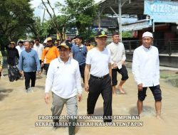 Bupati Tapin Tinjau Lokasi Banjir, Pendopo Siap Jadi Tempat Pengungsian