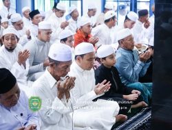 Suasana Khidmat Idulfitri Bersama Bupati Tapin di Masjid Al-Muhajirin