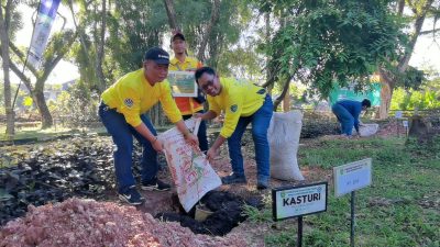 PT BRE Lakukan Aksi Tanam Pohon Produktif Endemik di RTH Pasar Lama
