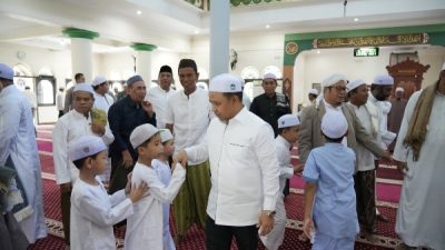 Safari Jumat, Bupati Tapin Serahkan Bantuan Ratusan Juta untuk Masjid Al Mashlahah Tambarangan