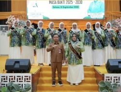 H. Yamani Kukuhkan Hj. Faridah Sebagai Bunda Literasi Tapin: Gerakkan Semangat Membaca dari Keluarga hingga Sekolah