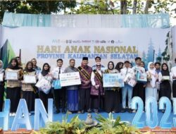 Bupati Yamani dan Hj. Faridah Dikukuhkan Sebagai Ayah Bunda Forum Anak Daerah Tapin