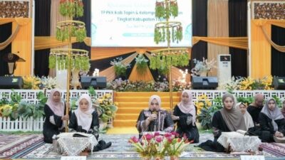 1.200 Perempuan Ikuti Khataman Massal, Ketua PKK Tapin Ajak Perkuat Generasi Qur’ani